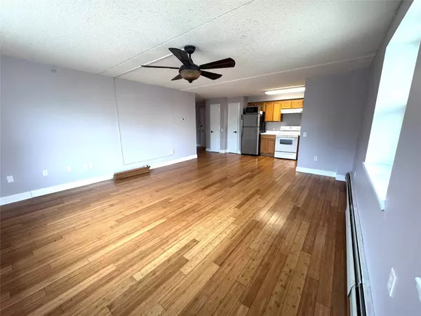 221 Beach 80th ST #2J, Rockaway Beach, NY 11693