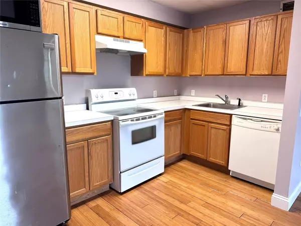 221 Beach 80th ST #2J, Rockaway Beach, NY 11693