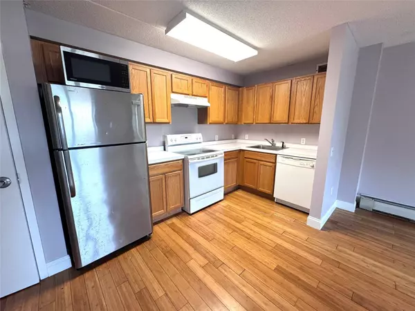 221 Beach 80th ST #2J, Rockaway Beach, NY 11693