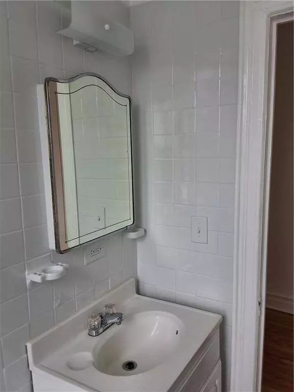 120-10 Rockaway Beach BLVD #105, Rockaway Park, NY 11694