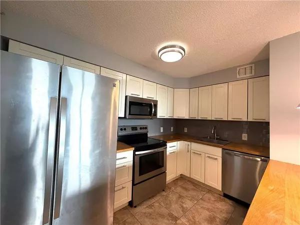 221 Beach 80th ST #6B, Rockaway Beach, NY 11693