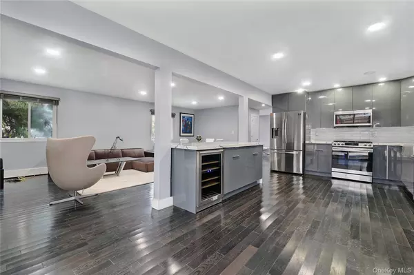 31-14 Healy AVE, Bayswater, NY 11691