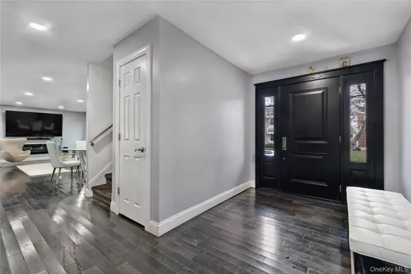 31-14 Healy AVE, Bayswater, NY 11691