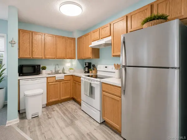 260 Beach 81st ST #4E, Rockaway Beach, NY 11693