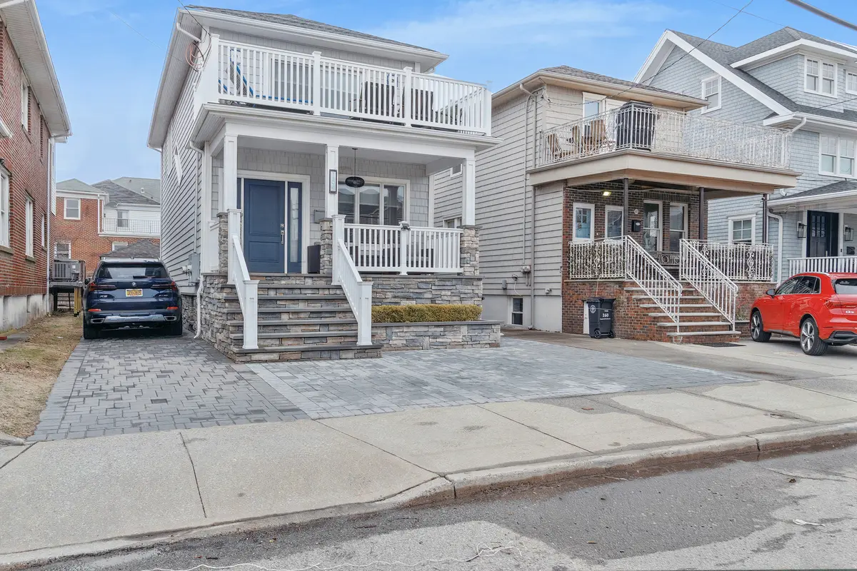 164 Beach 137th St, Rockaway Park, NY 11694