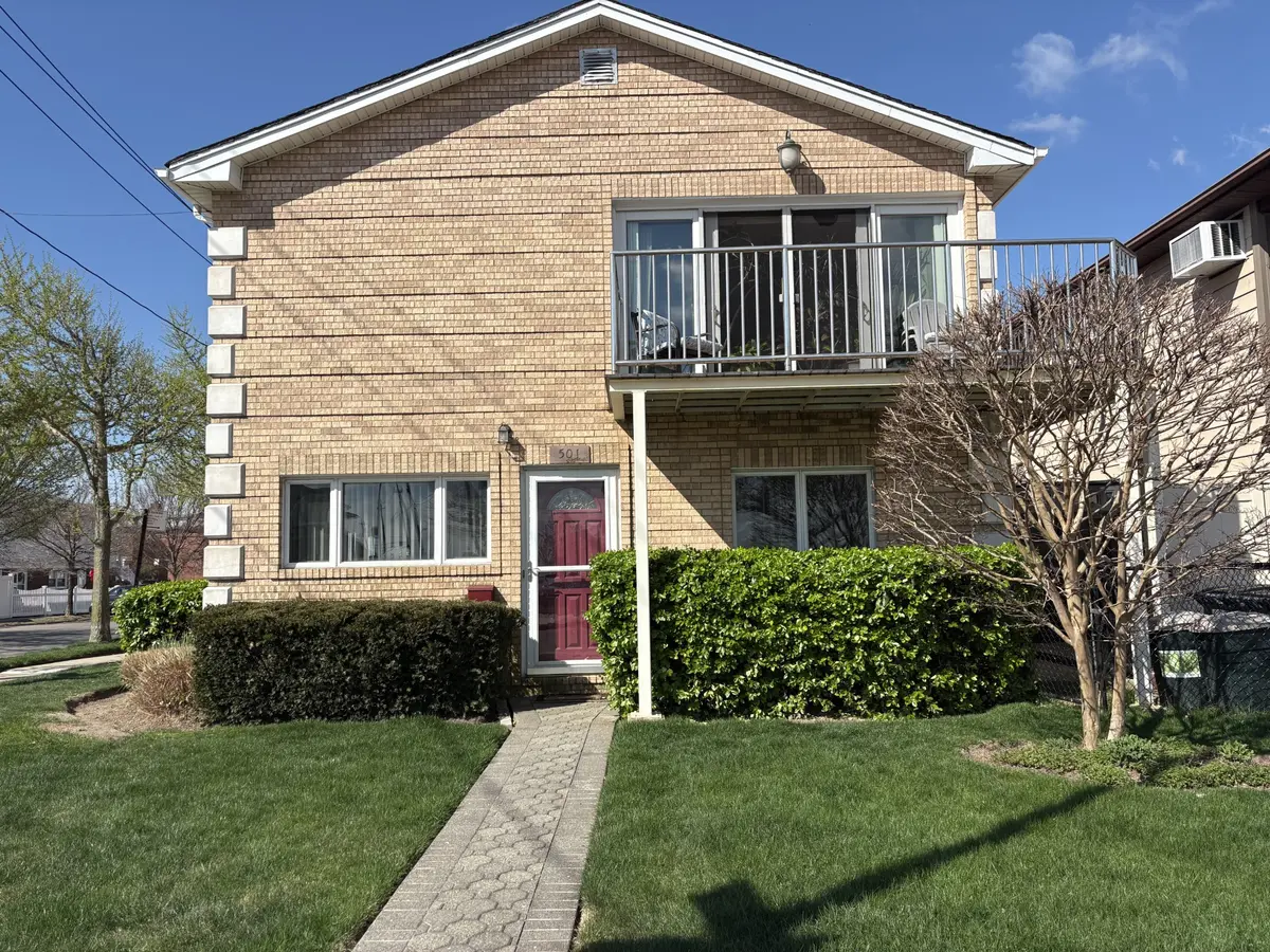 Newport Ave, Rockaway Park, NY 11694