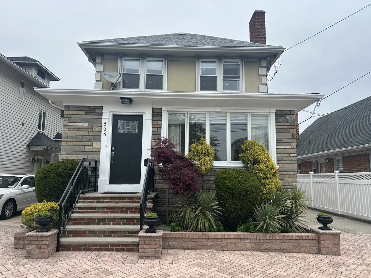 526 Beach 132nd St, Rockaway Park, NY 11694-1414
