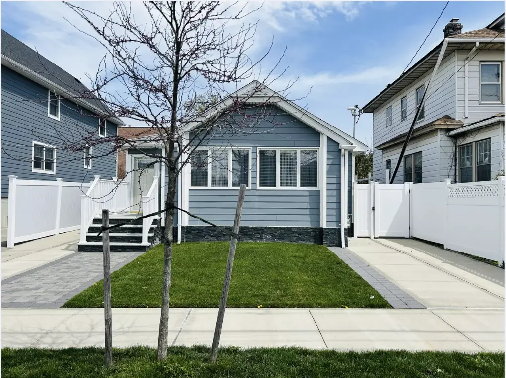 328 Beach 147th St, Rockaway Park, NY 11694-1014