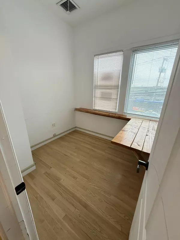 Rockaway Park, NY 11694-2115,217 Beach 116th St #2