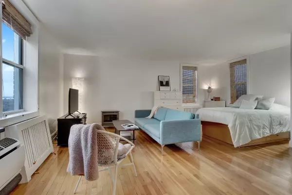 Rockaway Park, NY 11694-1901,130 Beach 121st St #5G