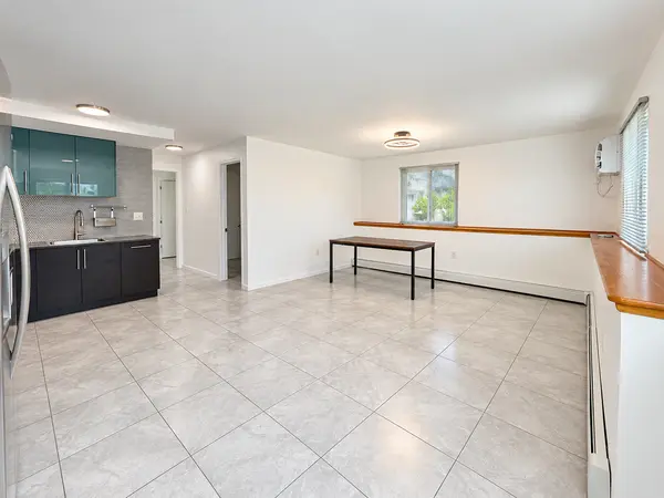 157 Beach 98th St #1, Rockaway Park, NY 11694-2850