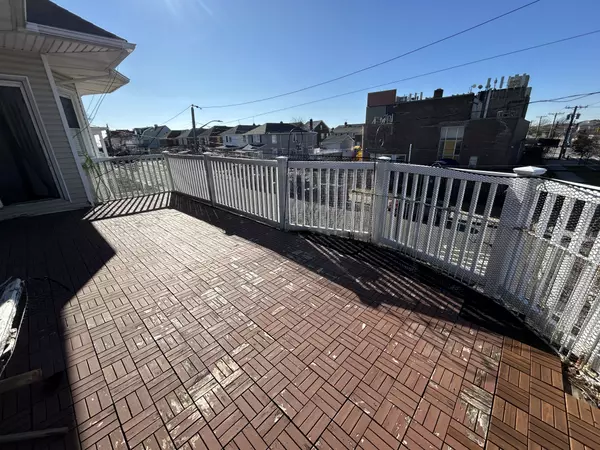 Rockaway Park, NY 11694,133-15 Rockaway Beach Blvd #2A