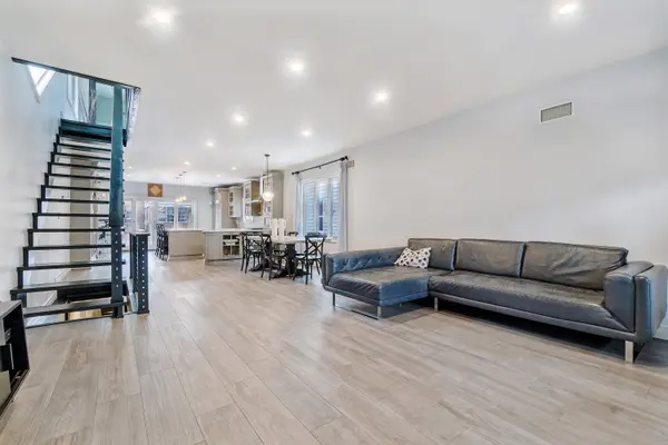 164 Beach 137th St, Rockaway Park, NY 11694