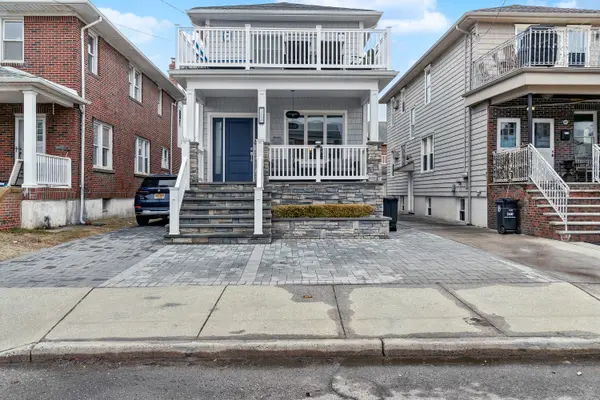 164 Beach 137th St, Rockaway Park, NY 11694