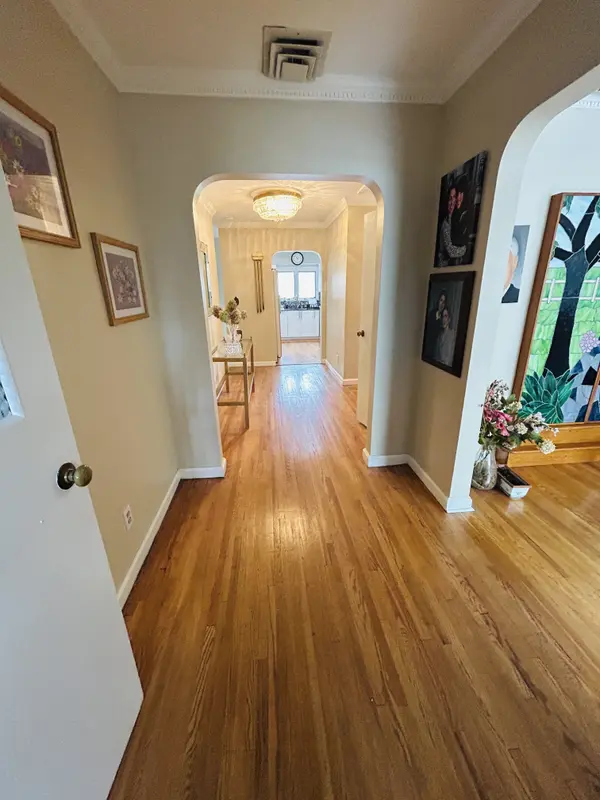 427 Beach 138th St, Rockaway Park, NY 11694