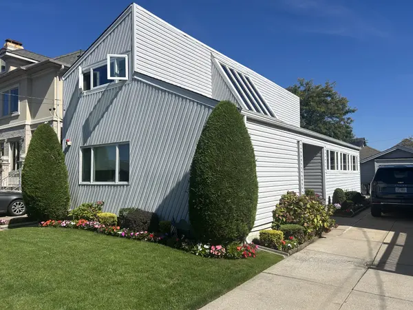 3-12 Beach 149th St, Rockaway Park, NY 11694