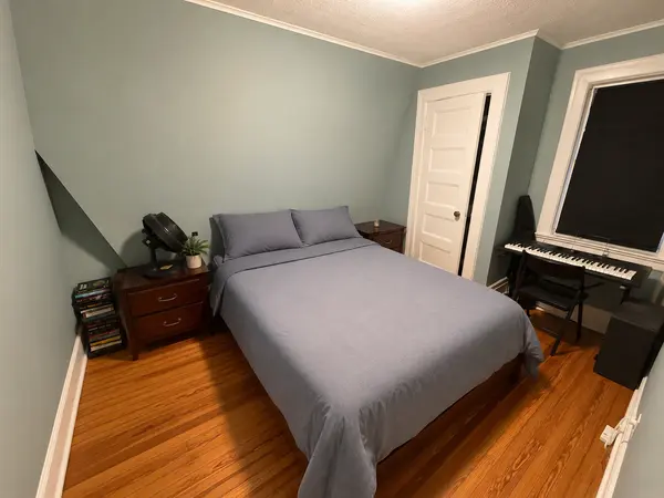 249 Beach 119th St #3R, Rockaway Park, NY 11694-1978