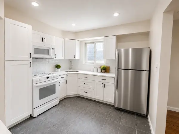 180 Beach 118th St #3, Rockaway Park, NY 11694-2035