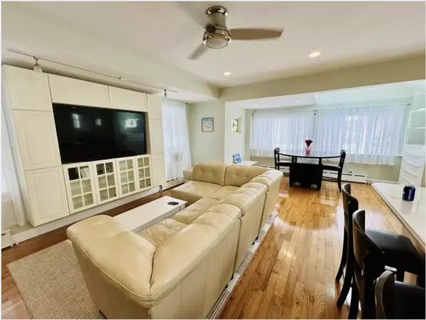 328 Beach 147th St, Rockaway Park, NY 11694-1014