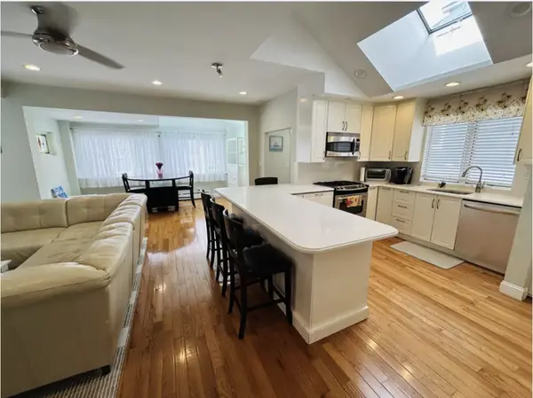 328 Beach 147th St, Rockaway Park, NY 11694-1014