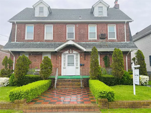 172 Beach 136th ST, Rockaway Park, NY 11694