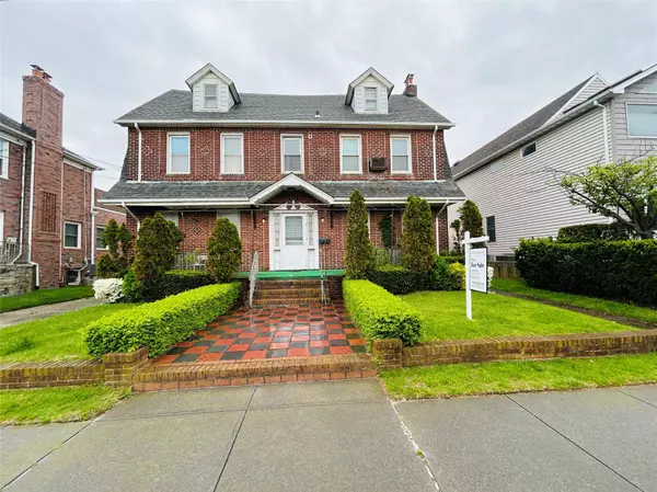 172 Beach 136th ST, Rockaway Park, NY 11694