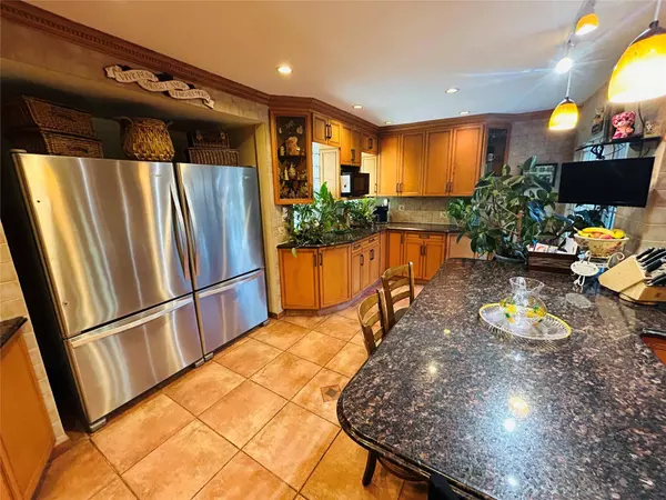 428 Beach 131st ST, Belle Harbor, NY 11694