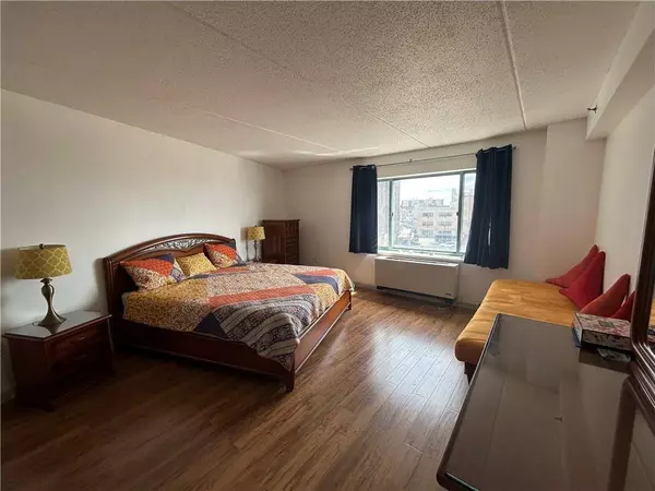 136 Beach 117th Street ST #4J, Rockaway Park, NY 11694