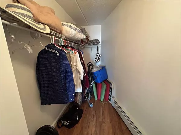 136 Beach 117th Street ST #4J, Rockaway Park, NY 11694