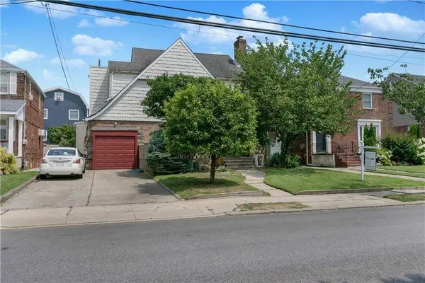 428 Beach 131st Street ST, Brooklyn, NY 11694