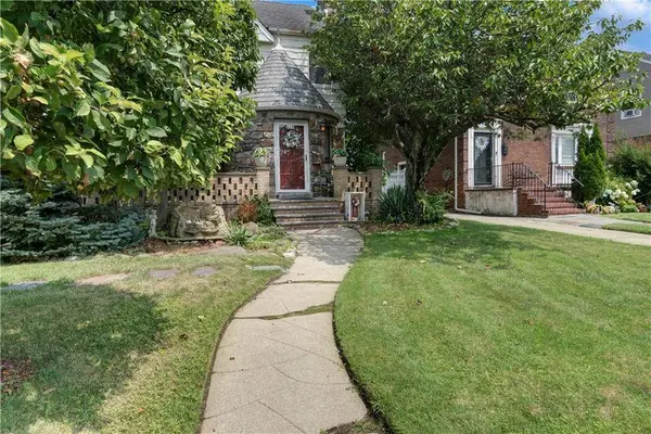 428 Beach 131st Street ST, Brooklyn, NY 11694