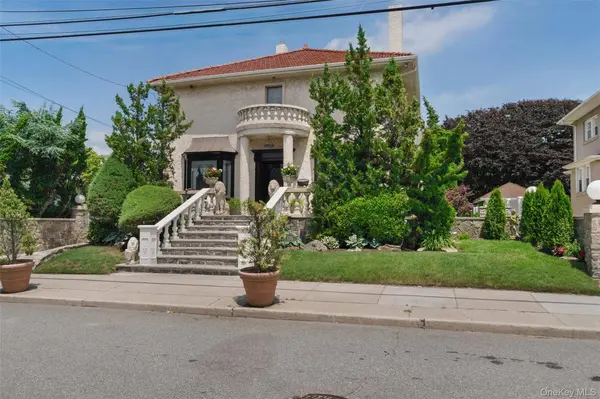 176 Beach 143rd ST, Neponsit, NY 11694