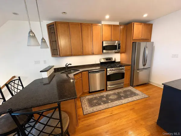 101-06 Shore Front Pkwy, Rockaway Park, NY 11694