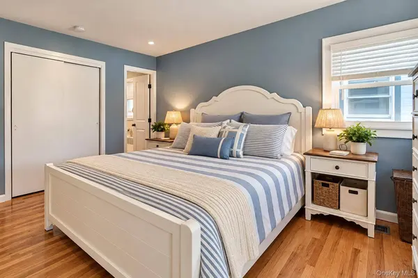 140 Beach 127th ST #1, Rockaway Park, NY 11694