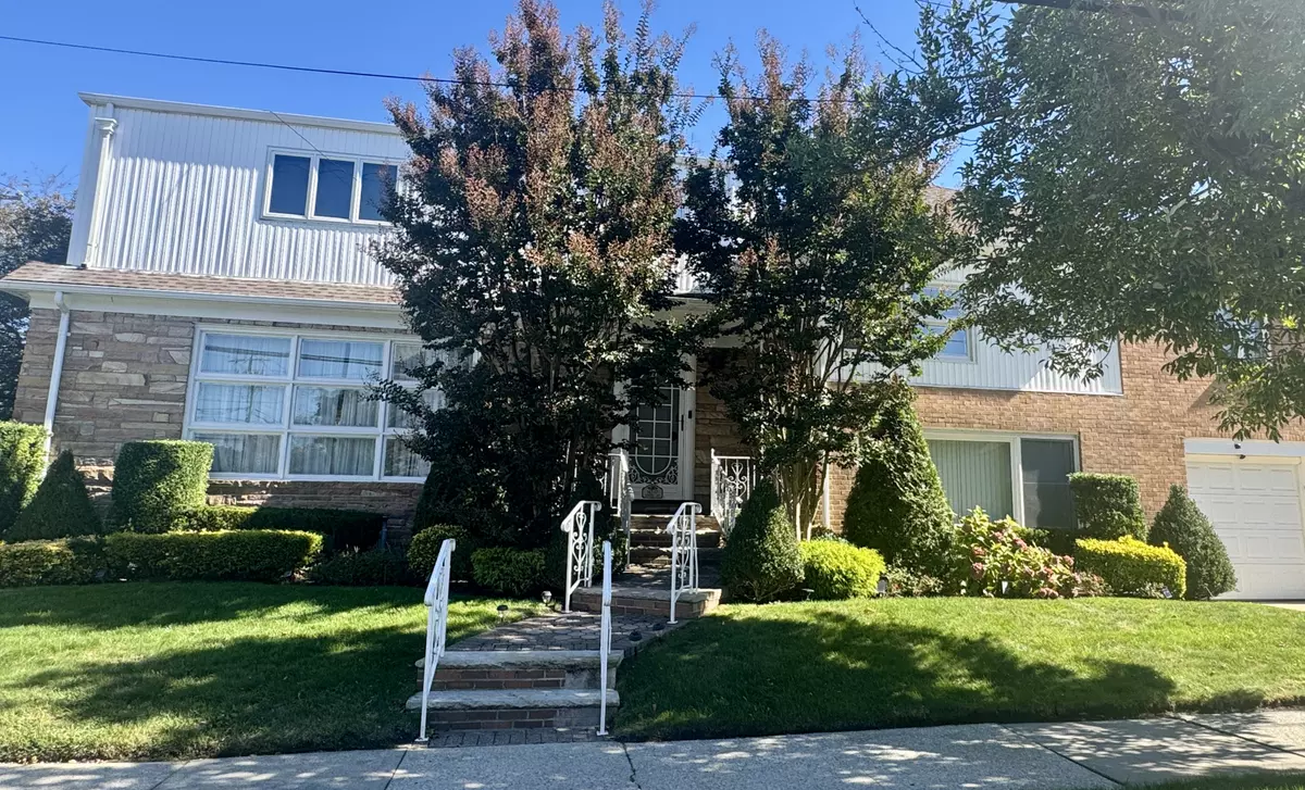 Rockaway Park, NY 11694,143-17 Newport Ave