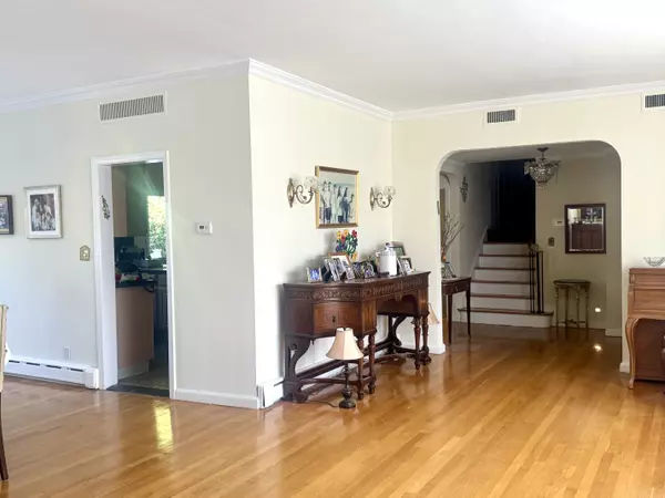 Rockaway Park, NY 11694,143-17 Newport Ave