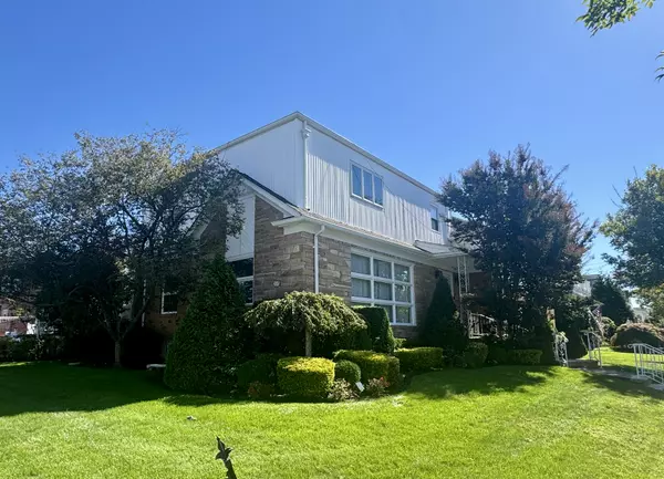 Rockaway Park, NY 11694,143-17 Newport Ave