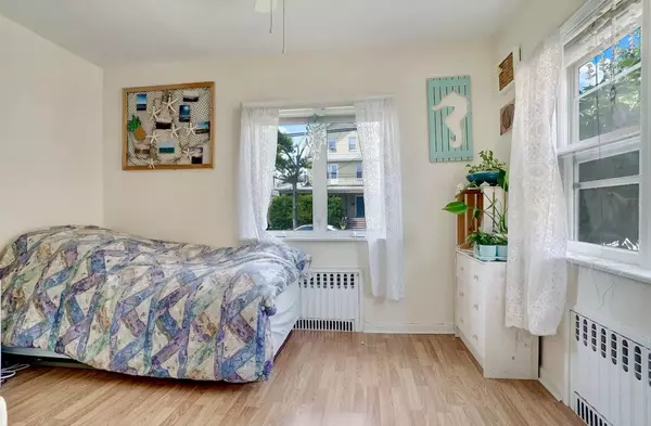 Rockaway Park, NY 11694-1977,250 Beach 119th St #1