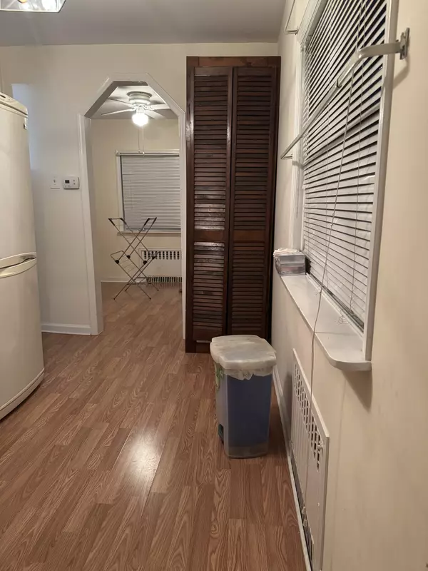 Rockaway Park, NY 11694-1977,250 Beach 119th St #1