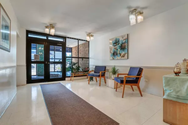 Rockaway Park, NY 11694-1908,133 Beach 120th St #3A