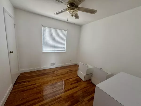 Rockaway Park, NY 11694,127-05 Beach Channel Dr #upper