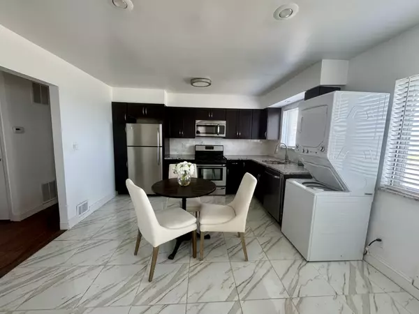 Rockaway Park, NY 11694,127-05 Beach Channel Dr #upper