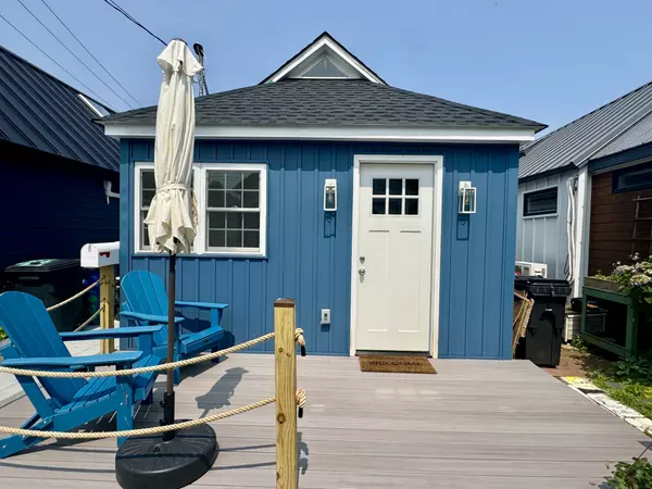 Rockaway Park, NY 11694,100-09 Rockaway Beach Blvd #2