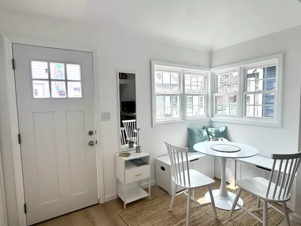 Rockaway Park, NY 11694,100-09 Rockaway Beach Blvd #2