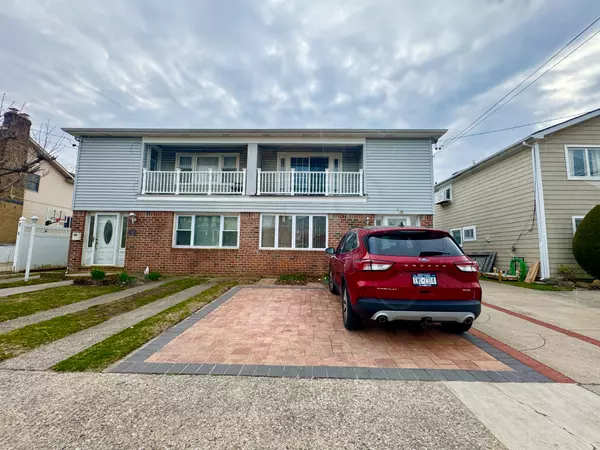 253 Beach 124th St #2, Rockaway Park, NY 11694-1841