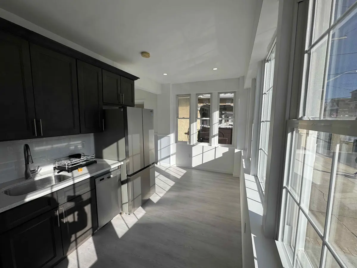 155 Beach 118th St #1R, Rockaway Park, NY 11694-2034