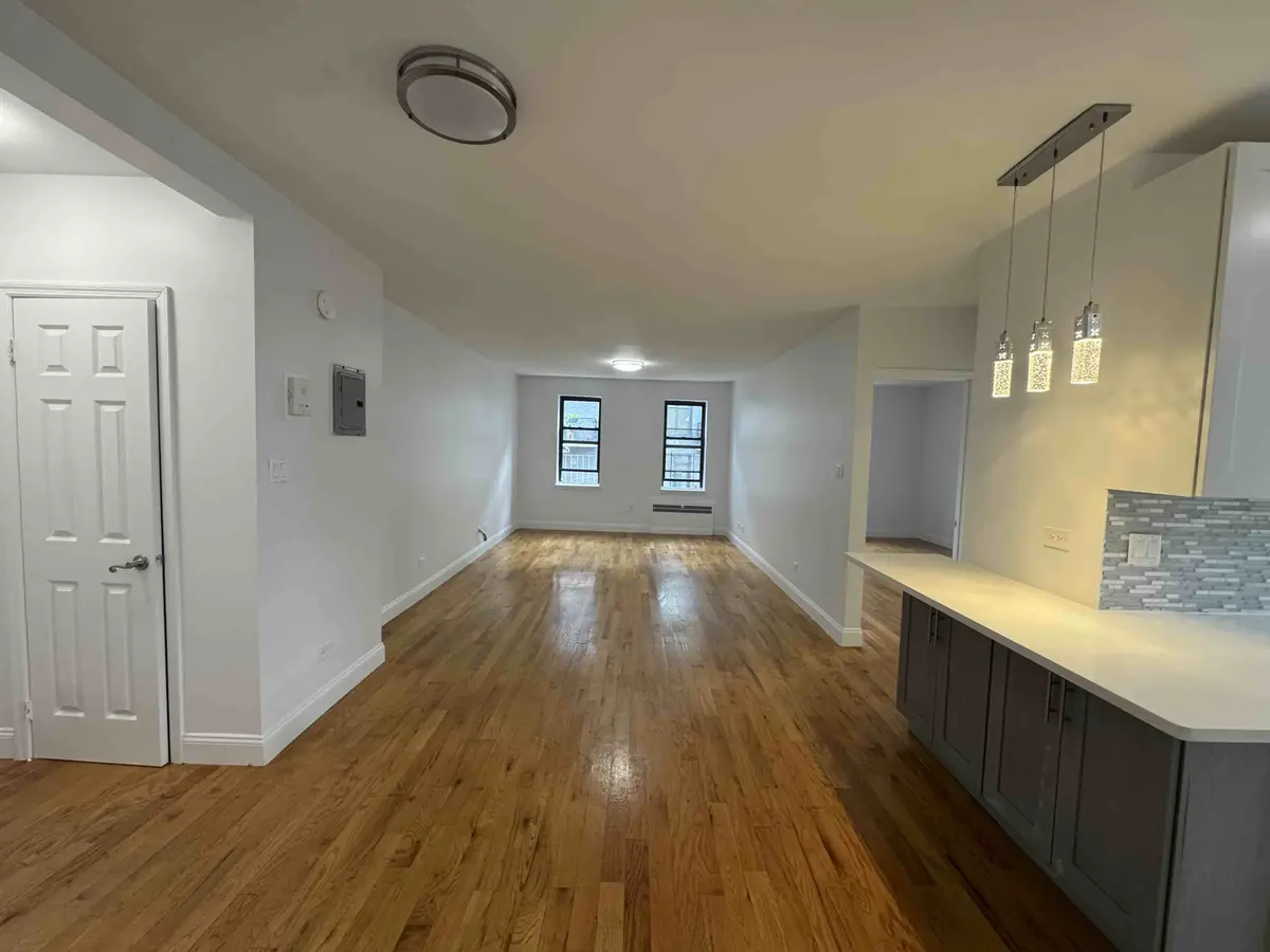160 Beach 117th St #6J, Rockaway Park, NY 11694-2041