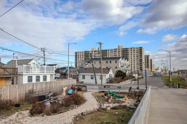 Rockaway Park, NY 11694-2519,157 Beach 109th St