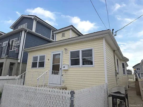 20 West 10th Road, Broad Channel, NY 11693