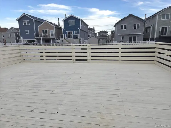 20 West 10th Road, Broad Channel, NY 11693